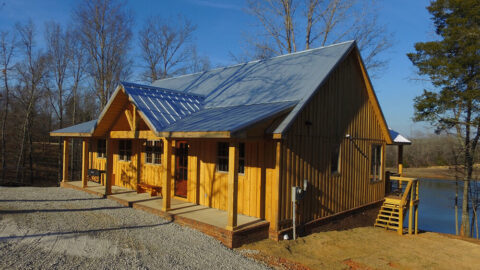 Lakeside Cabin Home With 2 Bedrooms, 2 Bathrooms & Vaulted Ceilings (Floor Plans)